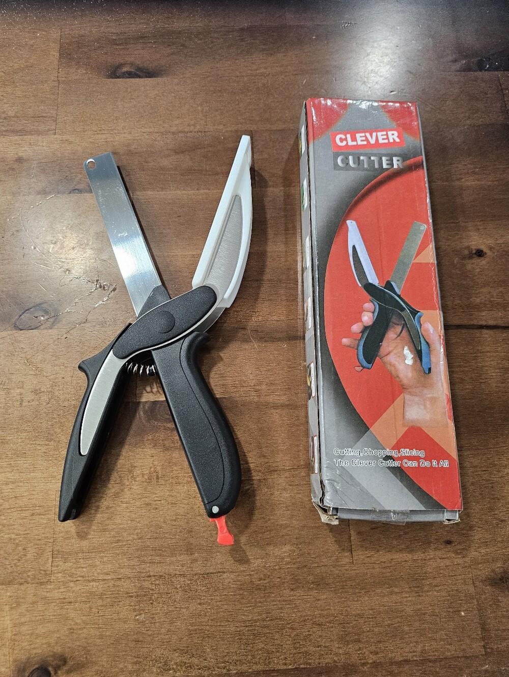 Clever Cutter (2-in-1 Food Chopper / Kitchen Shears & Cutting Board)
